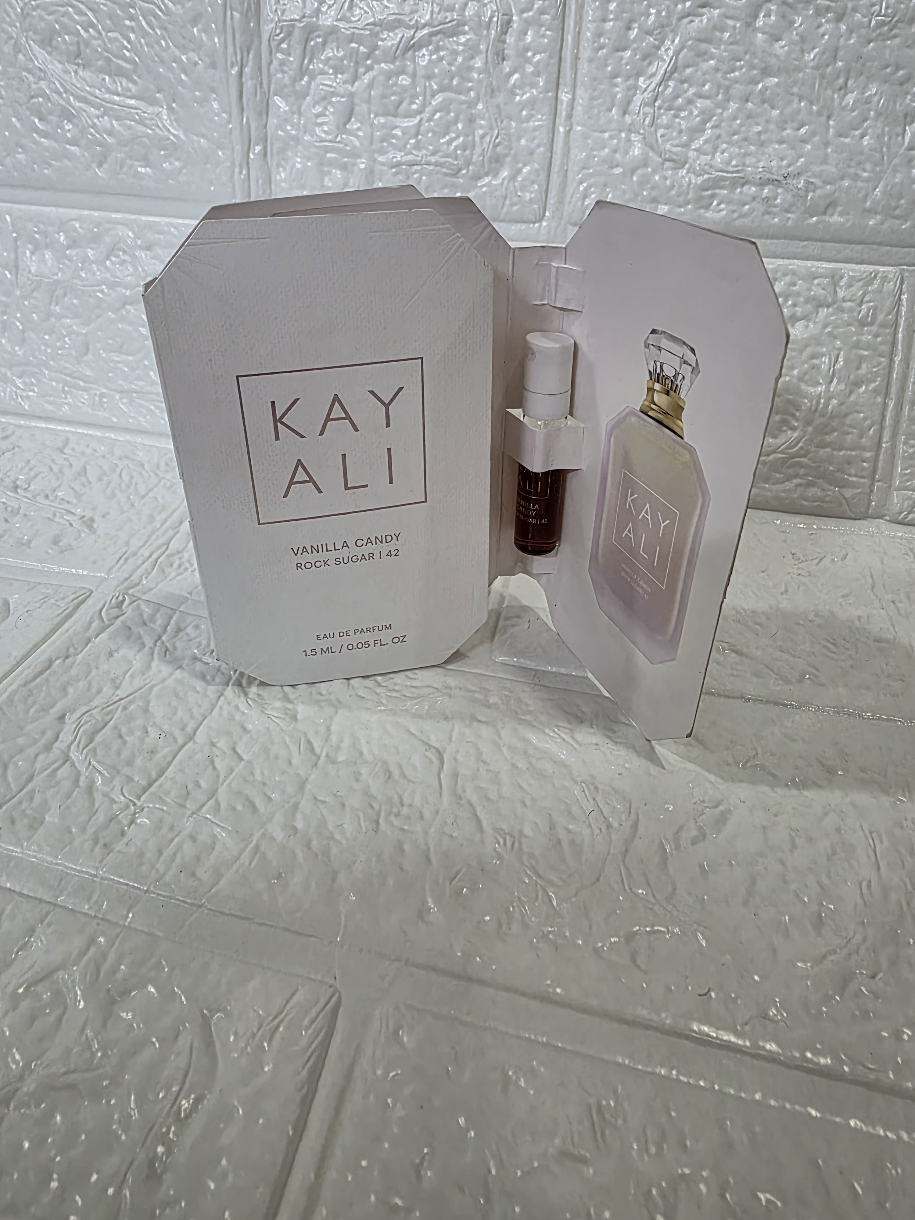 Kayali vanilla candy rock sugar 42  1.5ml vile