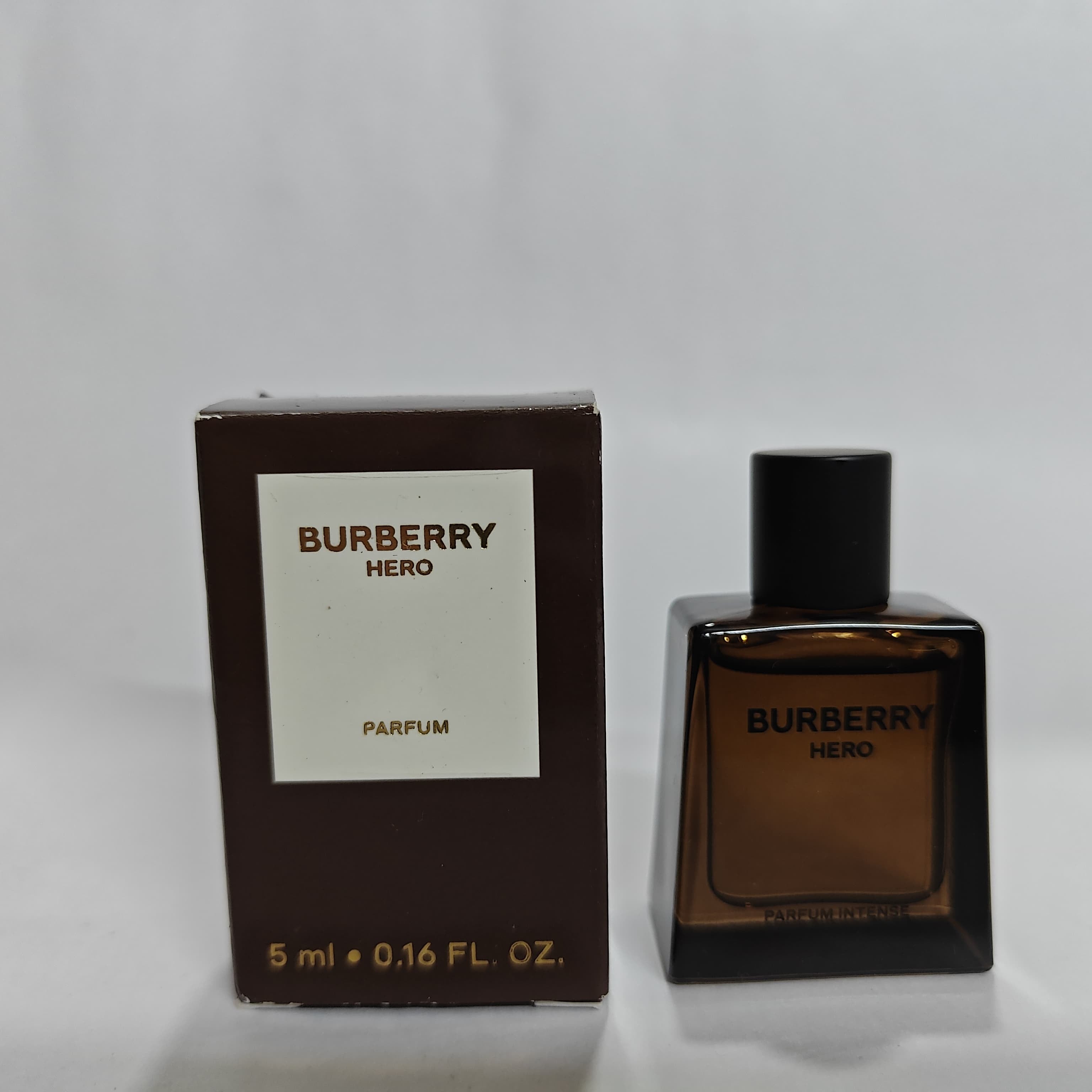 Burberry Hero Parfum (5ml)
