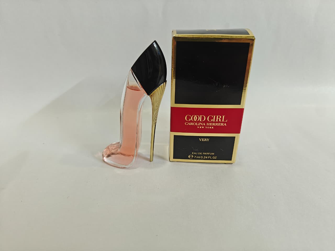 Carolina Herrera Very Good Girl - Eau De Parfum (7ml)